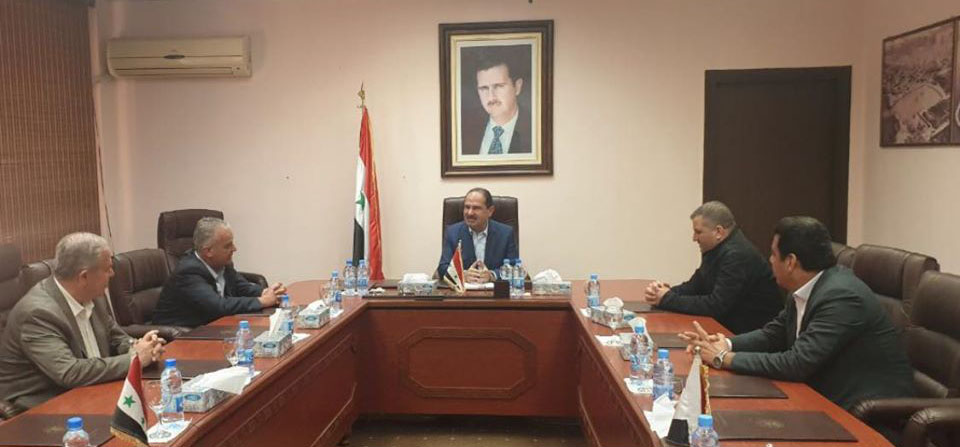 الوزير حمود يتتبع سير العمل في مرفأ اللاذقية لتأمين مستلزمات المواطنين ويتفقد تفريغ باخرة محملة بالقمح